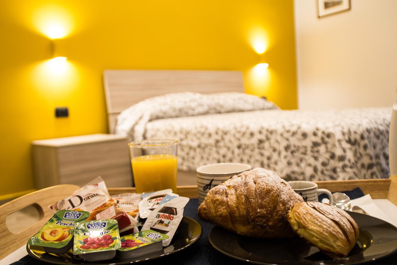 ナポリ Interno 10 Cavour Bed & Breakfast エクステリア 写真