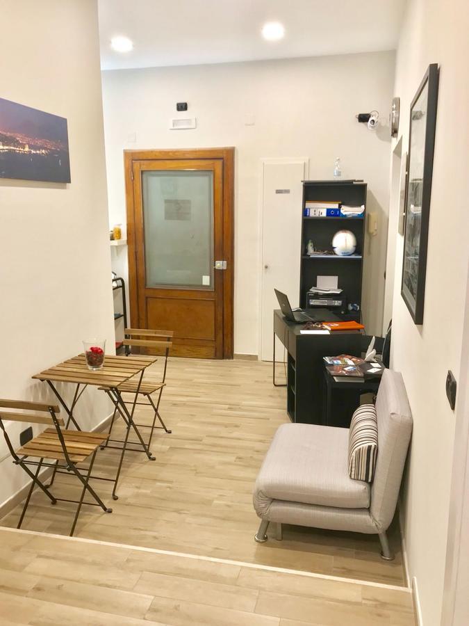 ナポリ Interno 10 Cavour Bed & Breakfast エクステリア 写真